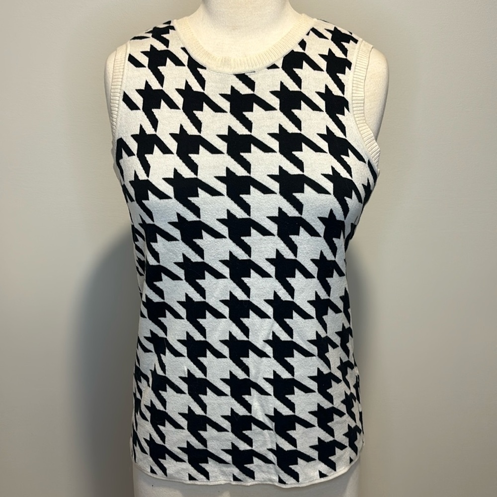 Liz Claiborne sweater vest Medium